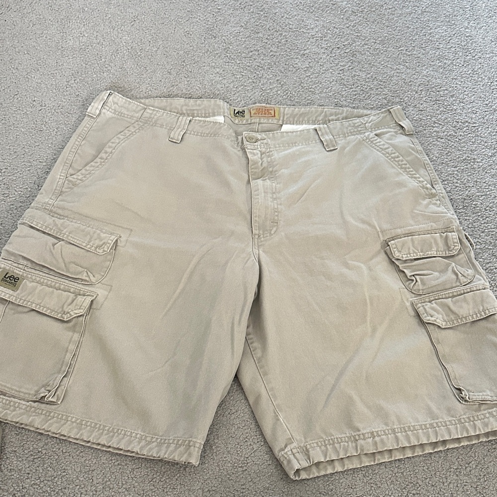 Lee Men's Beige Cargo Shorts